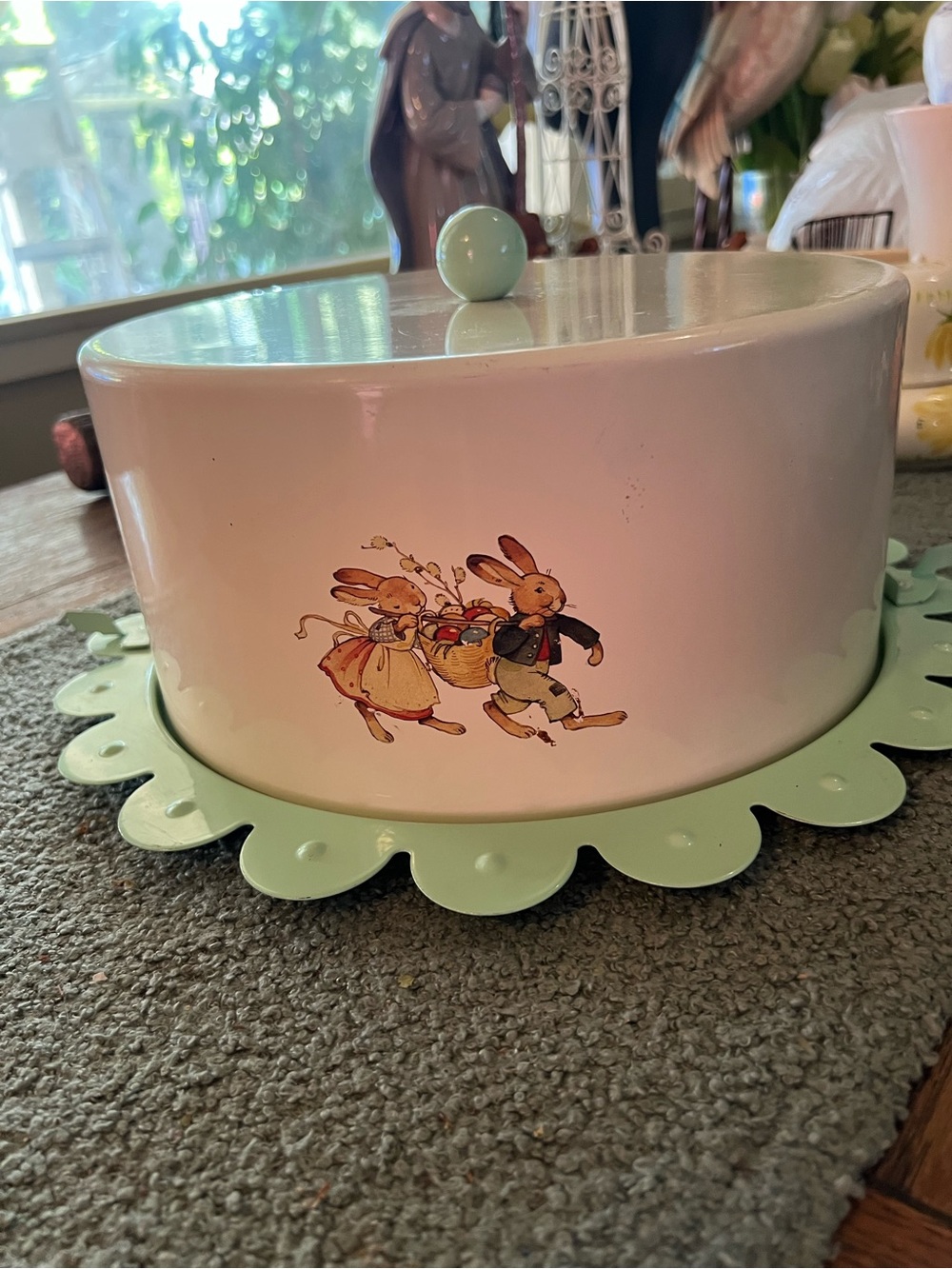 World Market Retro Metal Cake Carrier Royal Doulton Bunnykins EUC